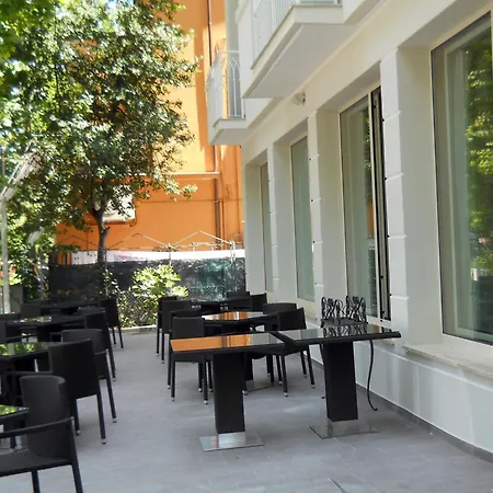 Hotel Favorita Easy Stay B&B