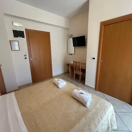 法沃尔利塔酒店 3*