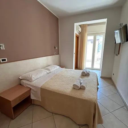 法沃尔利塔酒店 3*