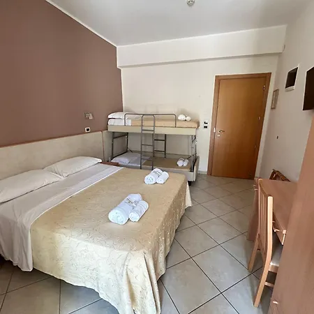 法沃尔利塔酒店 3*