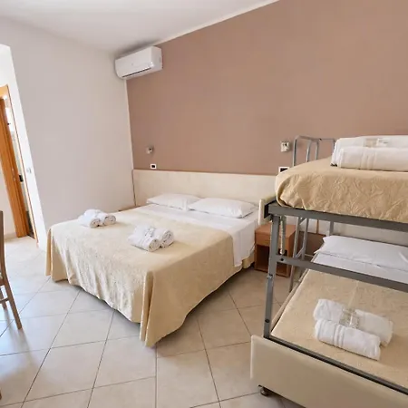 호텔 Hotel Favorita Easy Stay B&B 3*