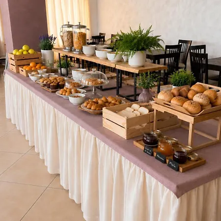 Hotel Favorita Easy Stay B&B 호텔 체제나티코