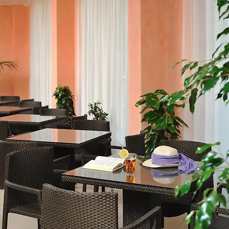 Favorita Easy Hotel 3*