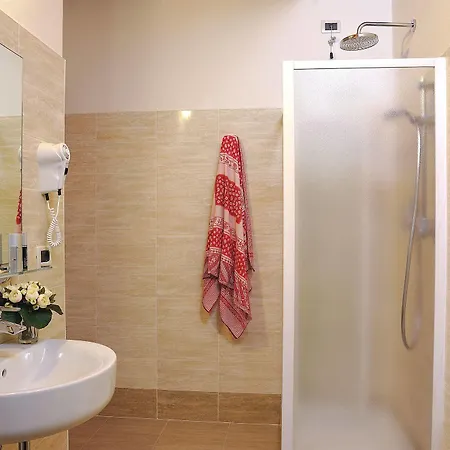 法沃尔利塔酒店 切塞纳蒂科