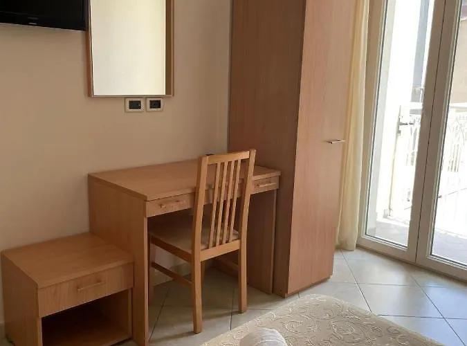 Hotel Favorita Easy Only 3*