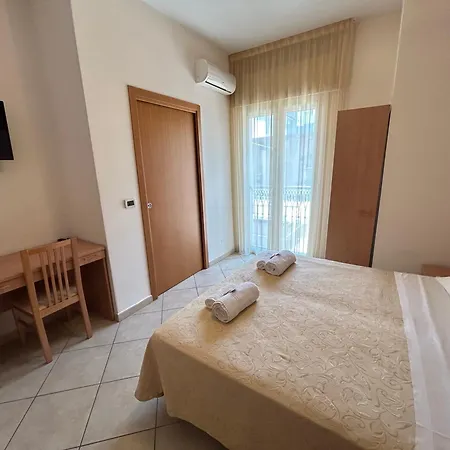 法沃尔利塔酒店 酒店 切塞纳蒂科