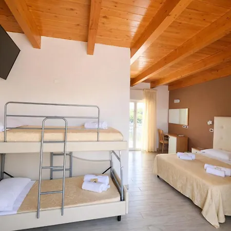 Hotel Favorita Easy Stay B&B 3*