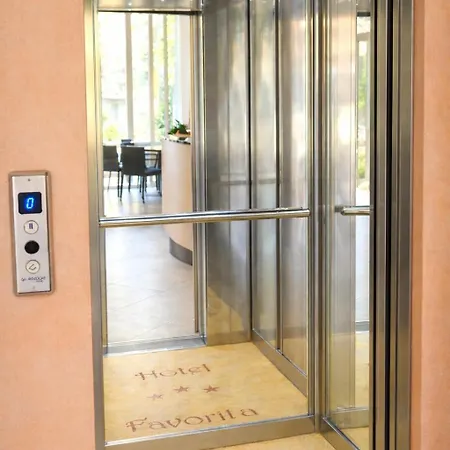 فندق Hotel Favorita Easy Stay B&B