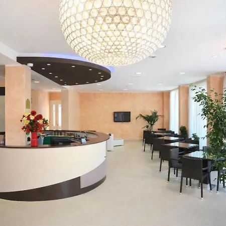 Hotel Favorita Cesenatico