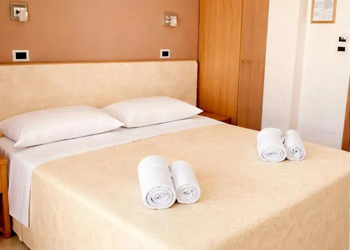 Favorita Easy Only ホテル 3*