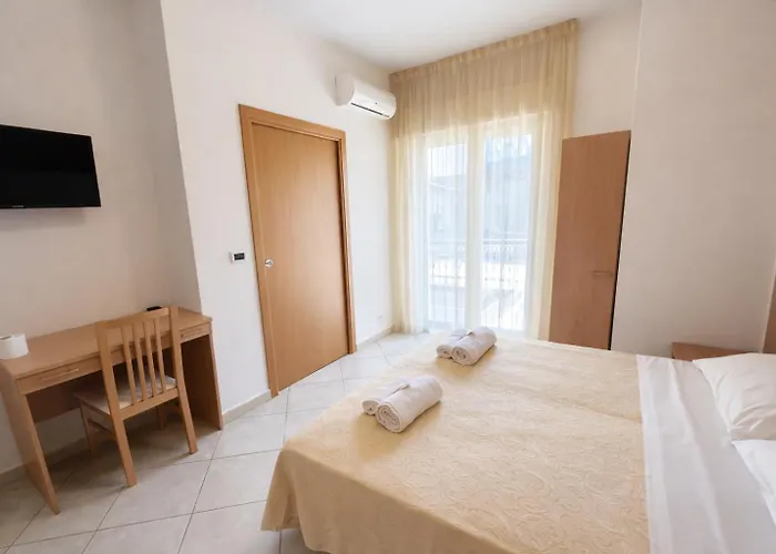 Favorita Easy Only ホテル 3*