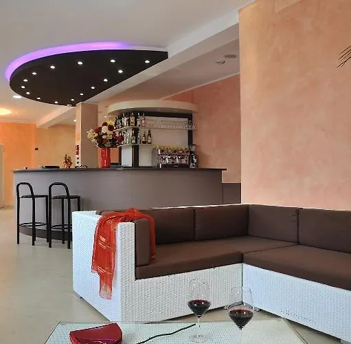 Favorita فندق تْشيزيناتيكو